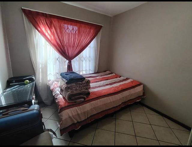 2 BEDROOM PROPERTY TO RENT IN MONAVONI